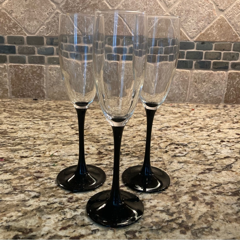 🎄Elegant Black Stem Champagne Flutes,Vintage, Luminarc, set of 3